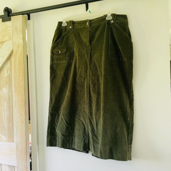 Deep Green Skirt - Picture 1 of 5